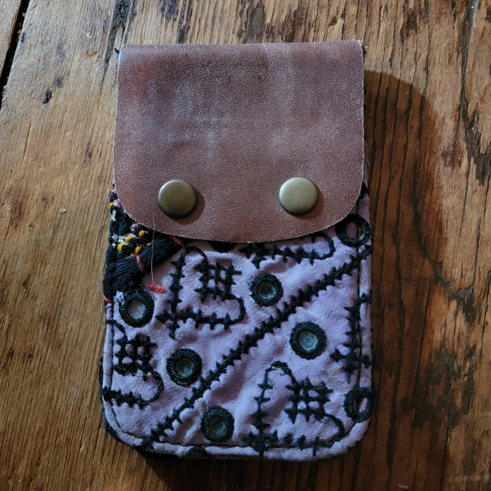 🌋👽 Free People Boho Embroidered Repurposed vtg banjara hippie Wallet card case - Picture 9 of 15